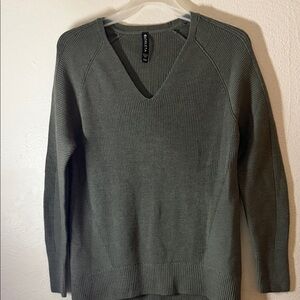 Athleta merino wool blend ribbed Olive green V-Neck Knit sweater